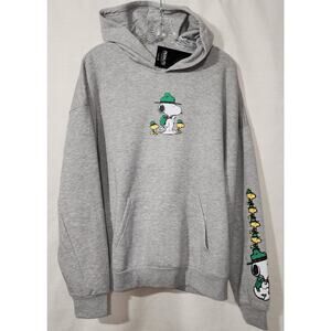 Snoopy and Woodstock camping hoodie men's size Medium
